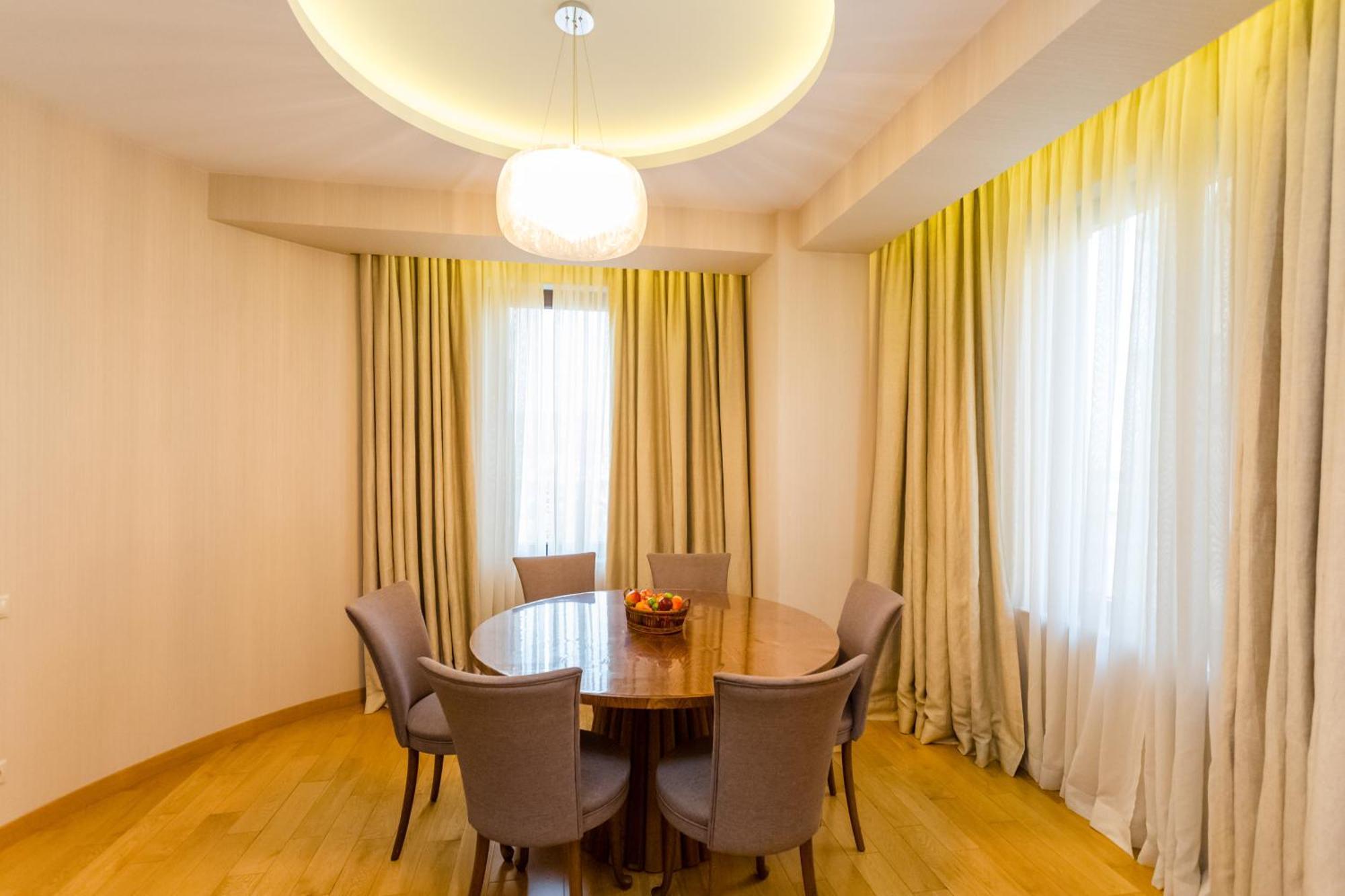 The Grand Apartment Lll Tbilisi Eksteriør bilde