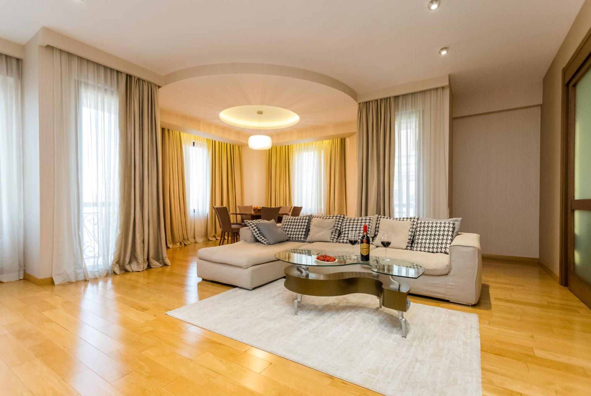 The Grand Apartment Lll Tbilisi Eksteriør bilde